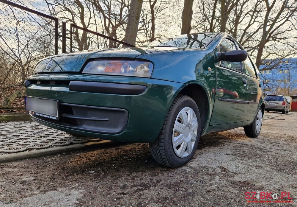 2002' Fiat Punto photo #1