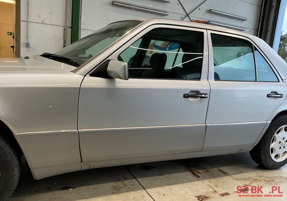 1993' Mercedes-Benz W124 photo #6