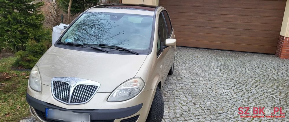 2005' Lancia Musa 1.4 16V Platinum photo #1