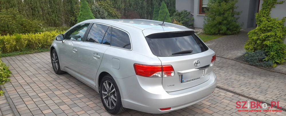 2013' Toyota Avensis photo #3