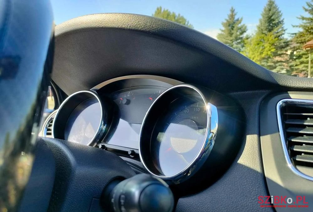 2010' Peugeot 5008 photo #3