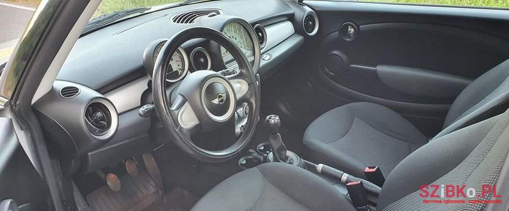 2007' MINI Cooper Standard photo #3