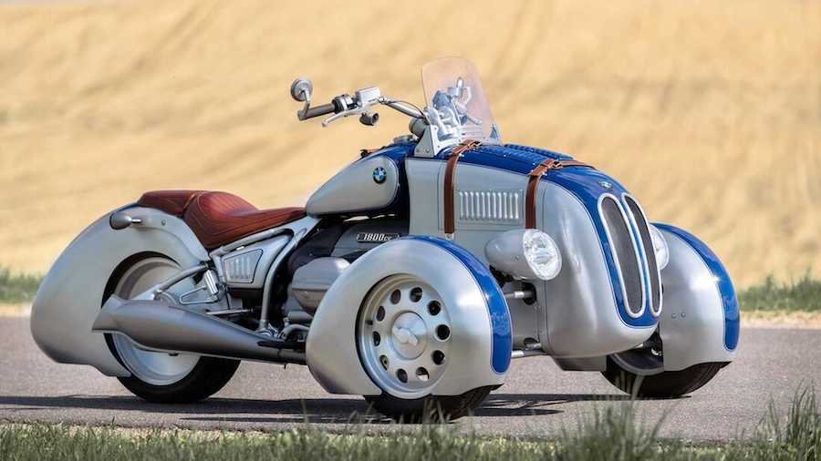 Legendary BMW 328 Inspires ShiftCustom's R 18 Retro Reverse Trike