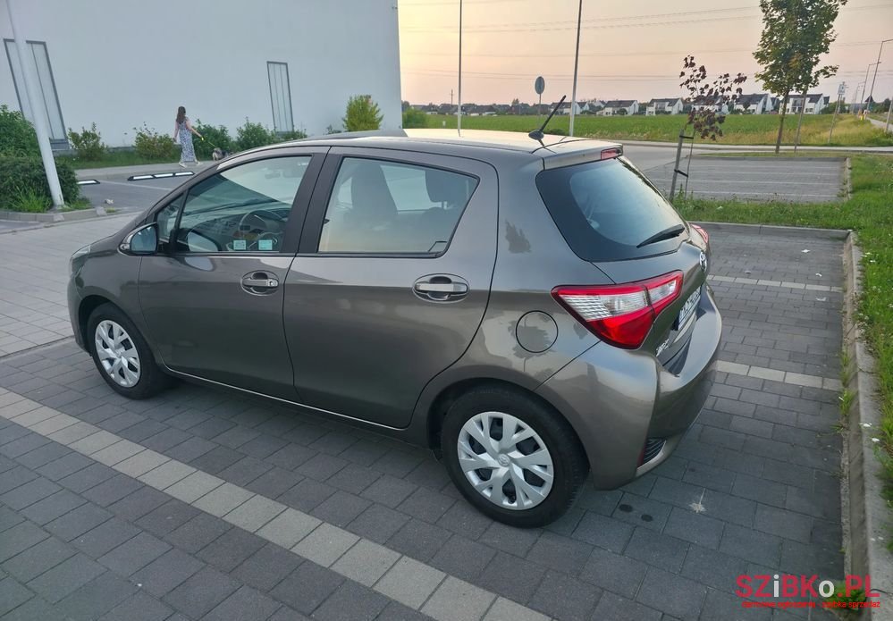 2020' Toyota Yaris 1.5 Premium photo #6