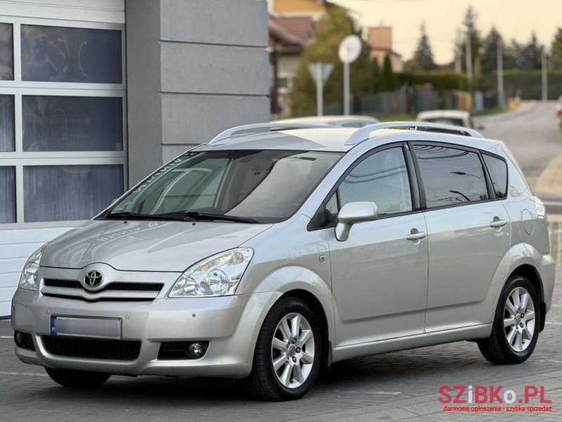 2007' Toyota Corolla Verso photo #1