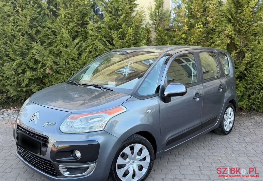 2011' Citroen C3 Picasso photo #3