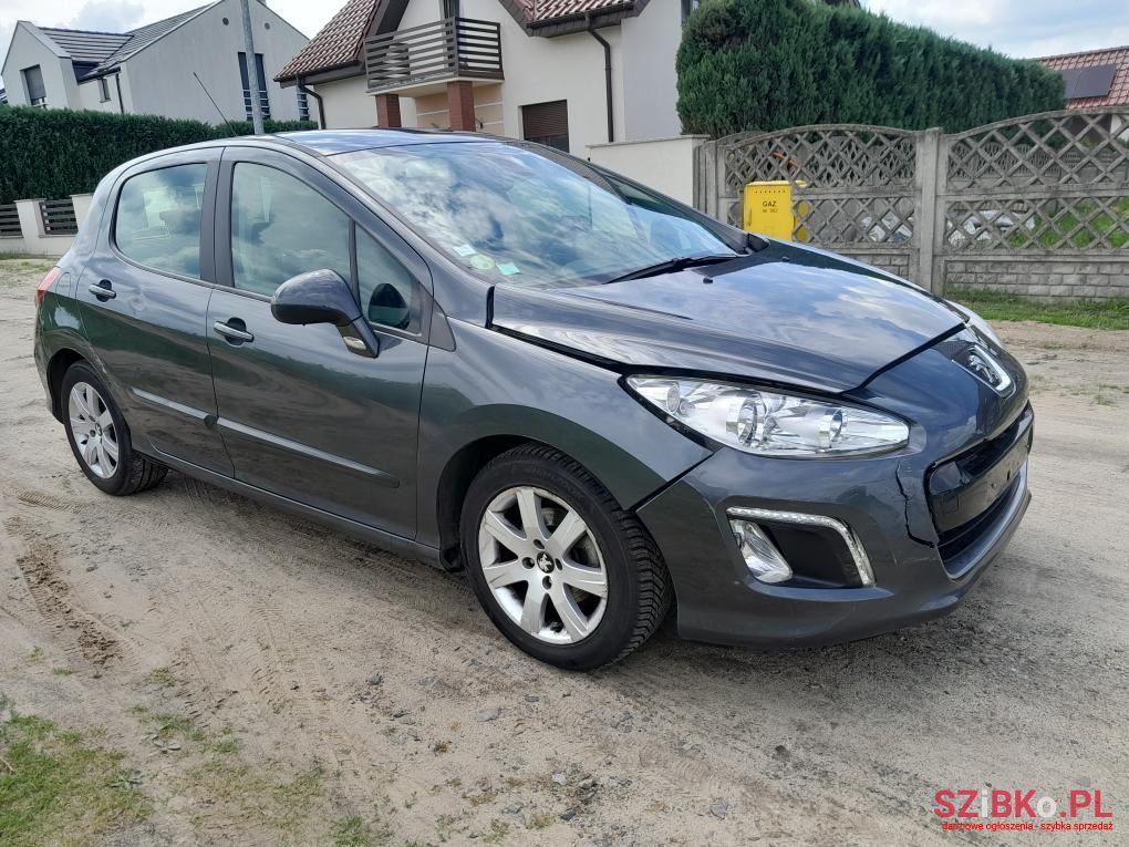 2012' Peugeot 308 photo #1