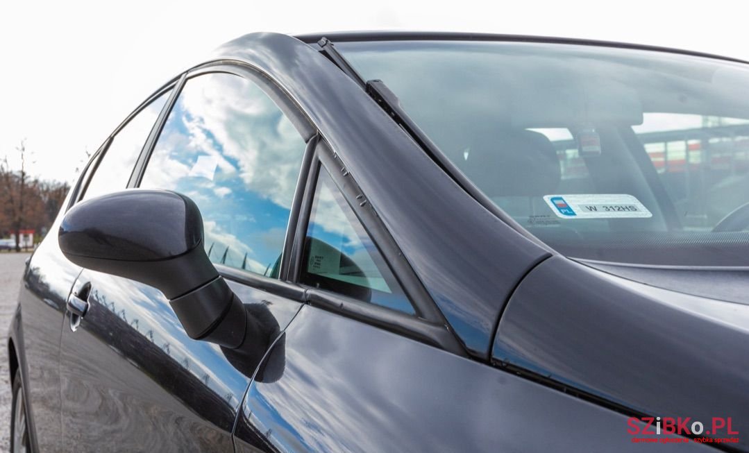 2007' SEAT Leon photo #3