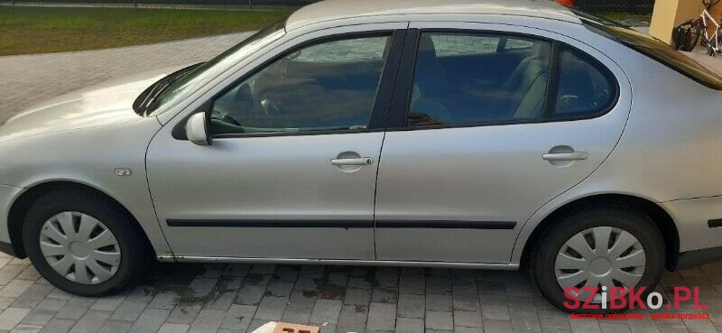 2004' SEAT Toledo photo #1