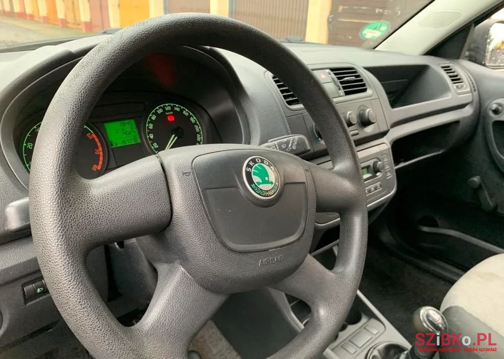 2009' Skoda Fabia 1.2 12V Ambition photo #6