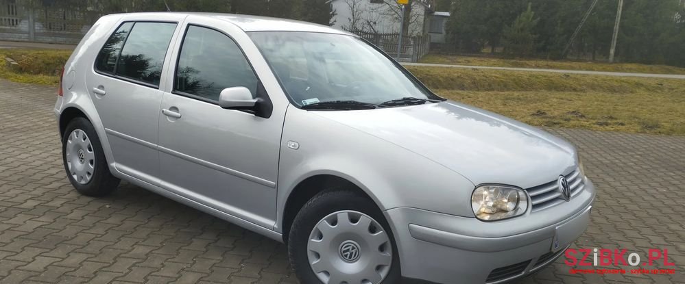 2001' Volkswagen Golf photo #1