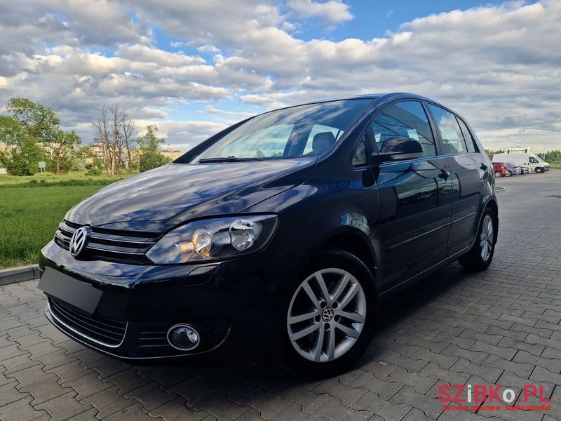 2009' Volkswagen Golf Plus photo #1