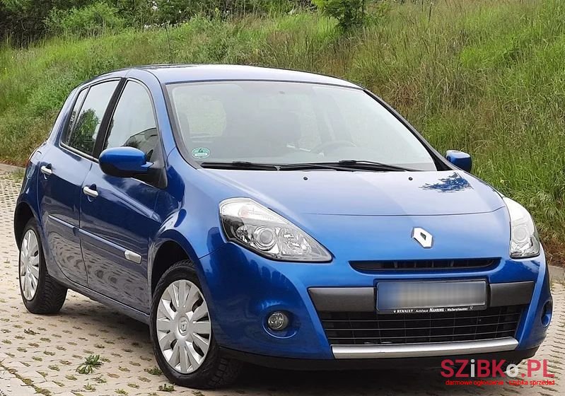 2009' Renault Clio photo #1