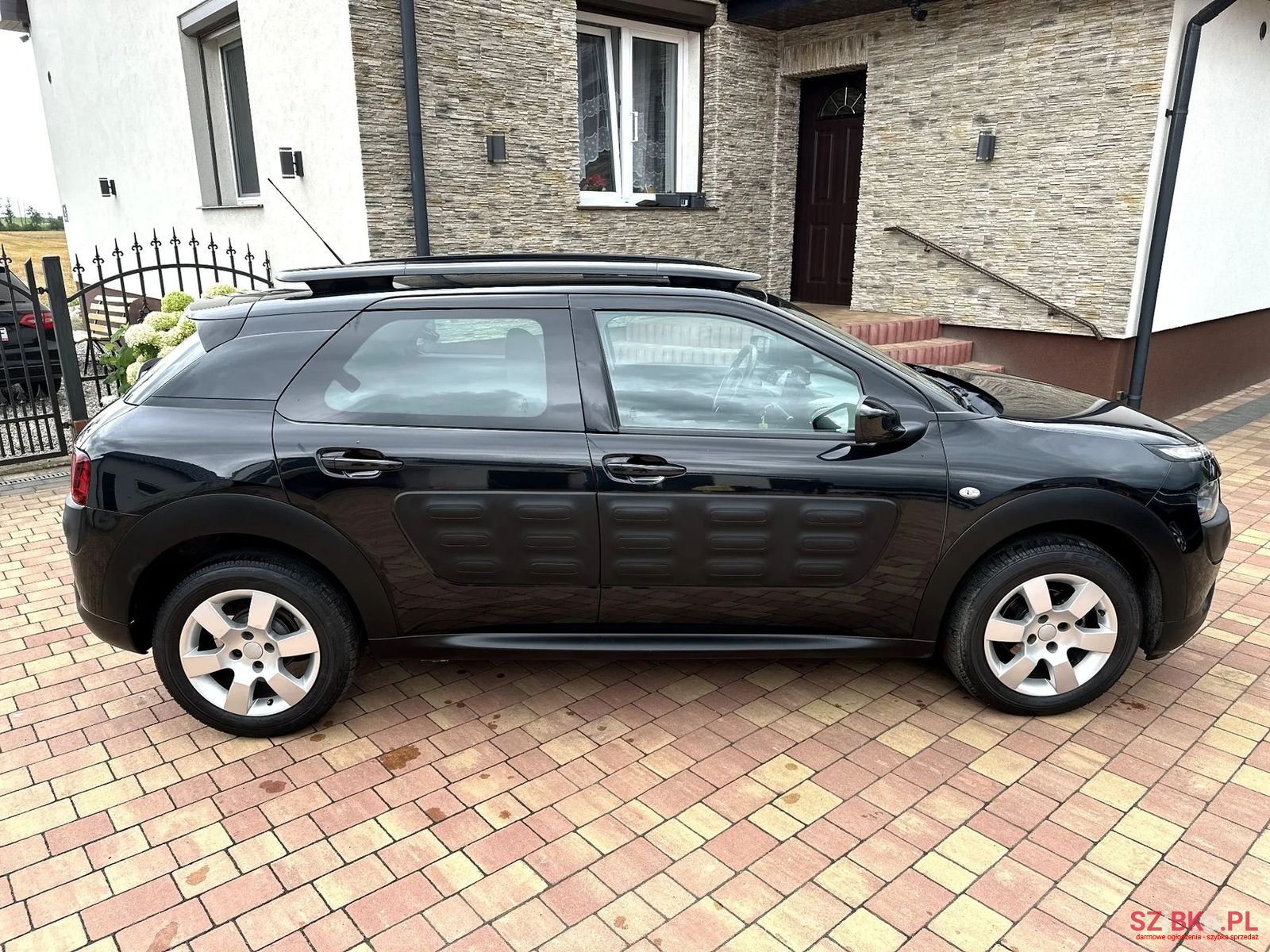 2014' Citroen C4 Cactus photo #4