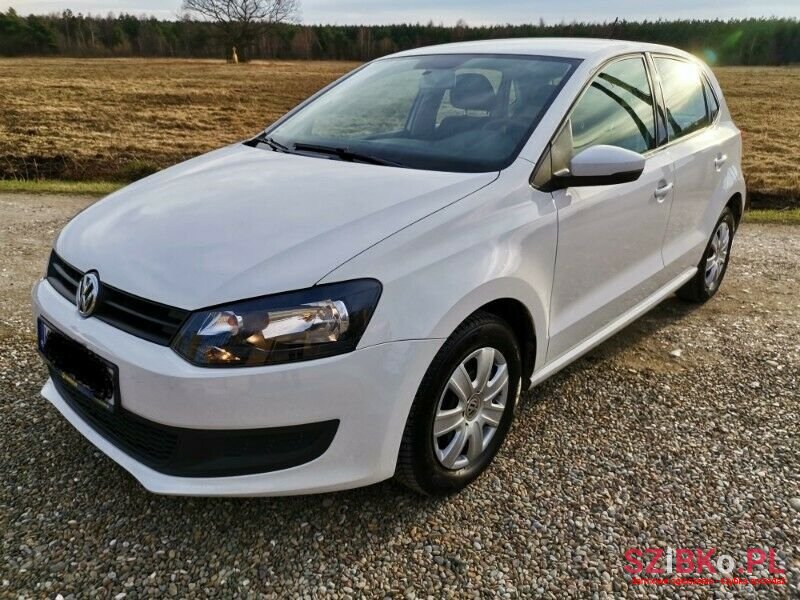 2013' Volkswagen Polo photo #1