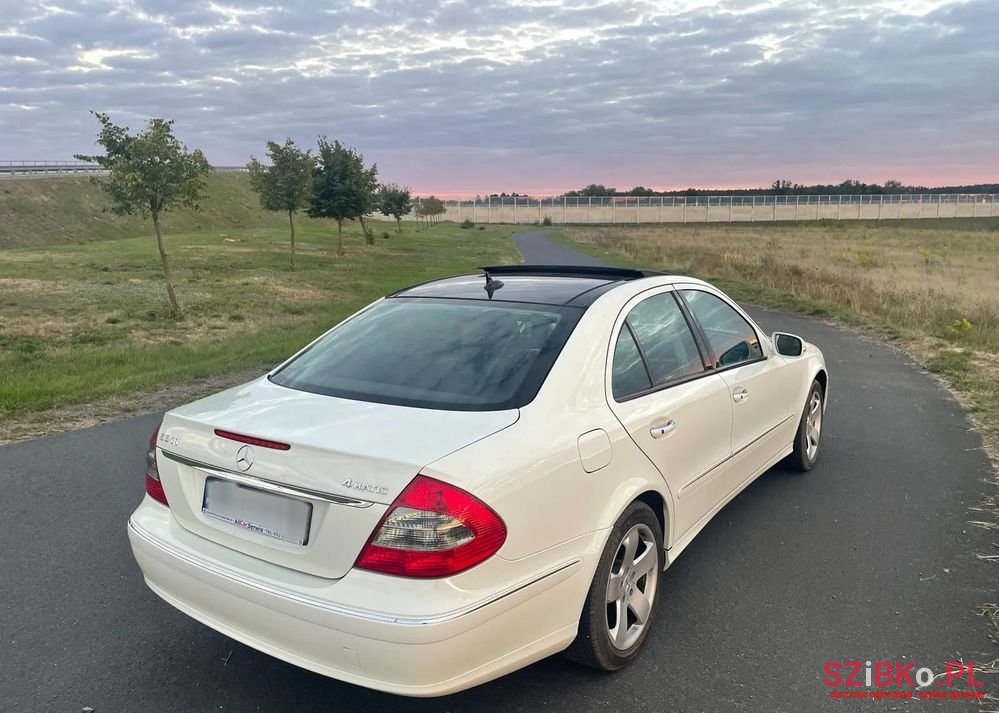 2007' Mercedes-Benz E-Class photo #3