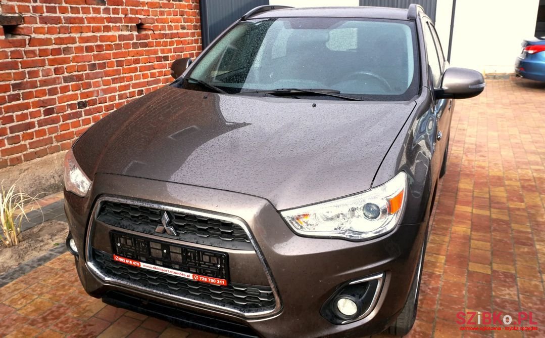 2015' Mitsubishi ASX photo #2