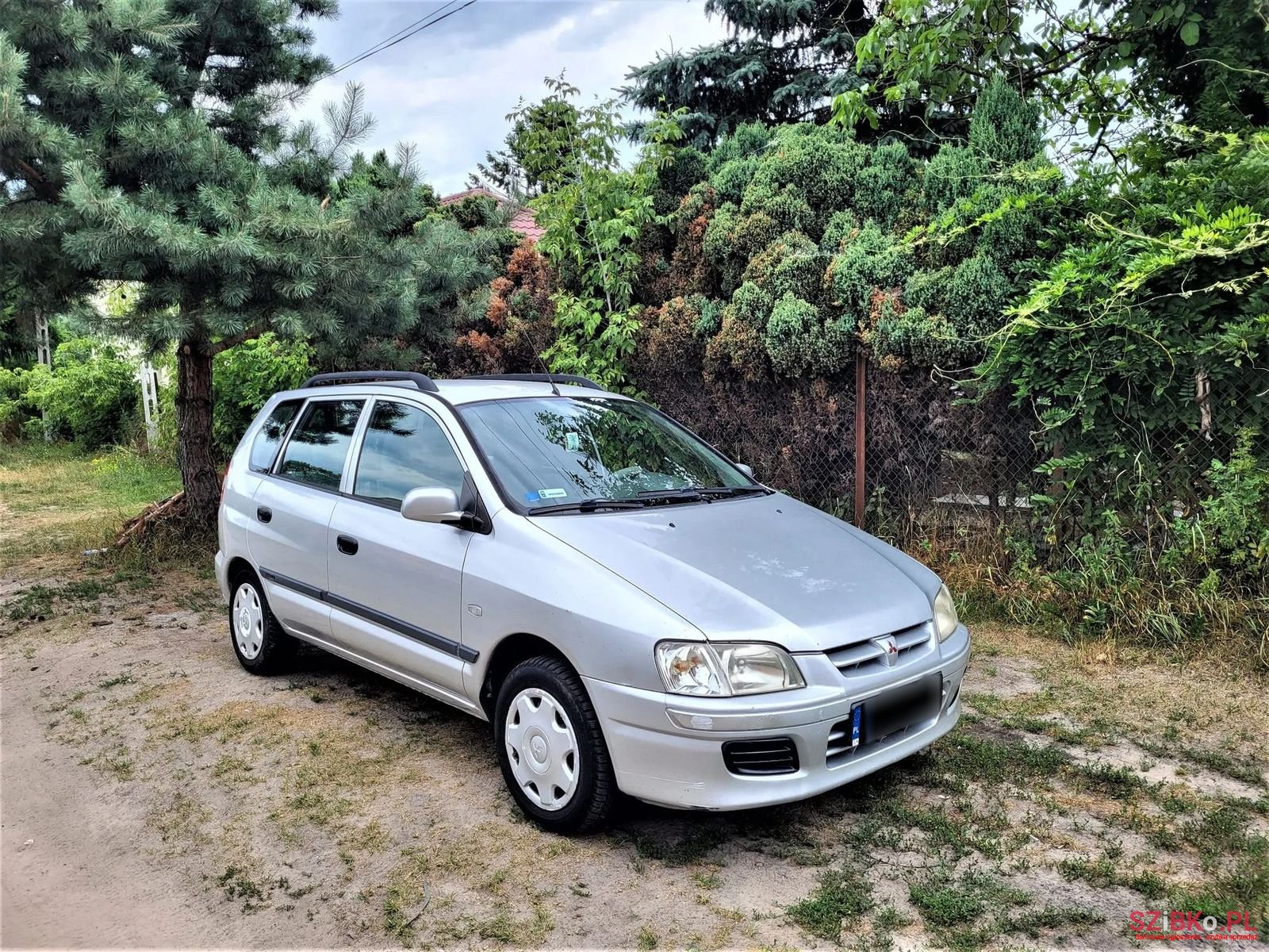 2002' Mitsubishi Space Star photo #2