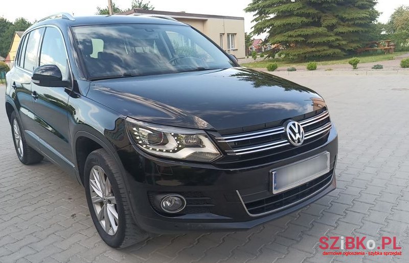 2011' Volkswagen Tiguan photo #5