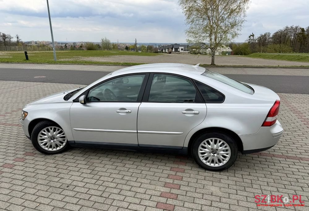 2003' Volvo S40 2.4I photo #2