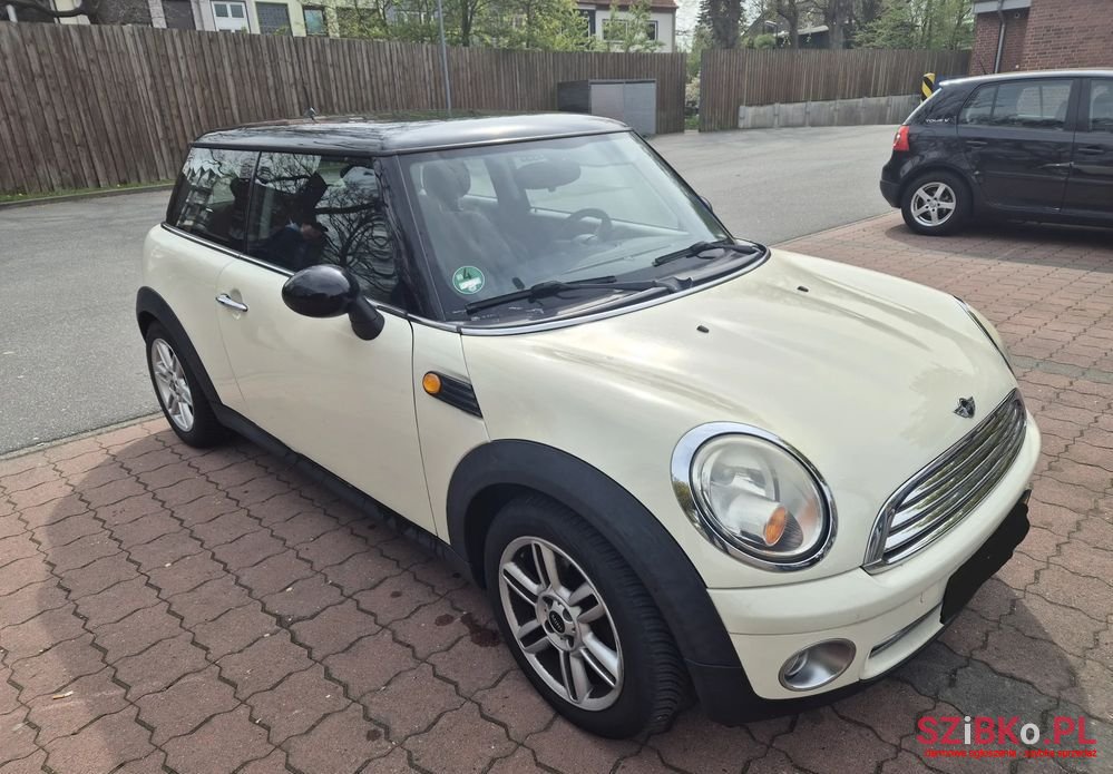 2007' MINI Cooper Standard photo #5