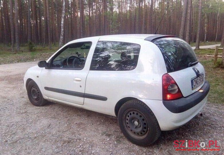 2003' Renault Clio photo #1