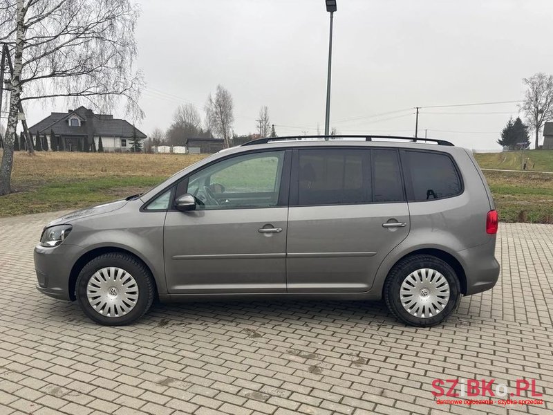 2011' Volkswagen Touran photo #4