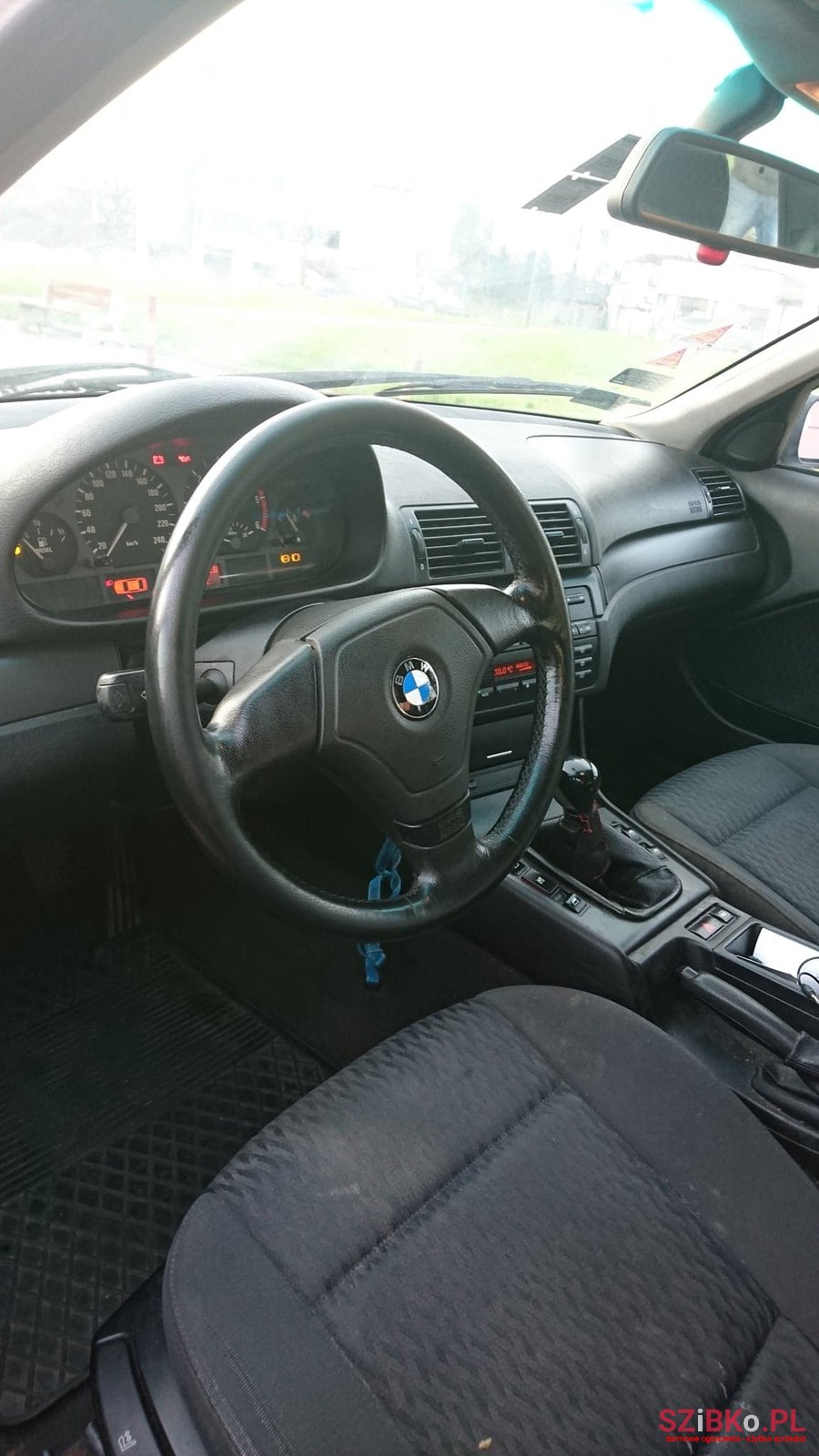 2000' BMW 320 photo #1