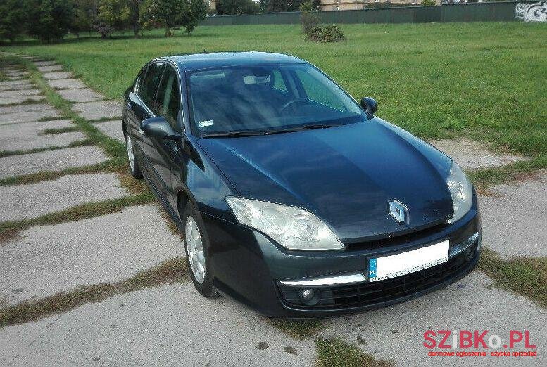 2010' Renault Laguna photo #1