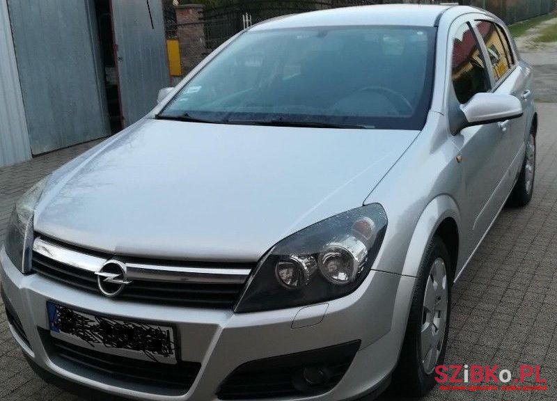 2004' Opel Astra photo #1