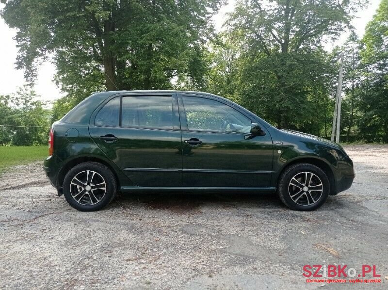 2004' Skoda Fabia photo #3