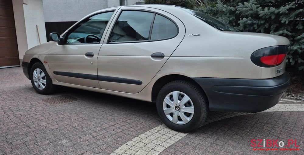 1997' Renault Megane 1.4 Rn photo #3