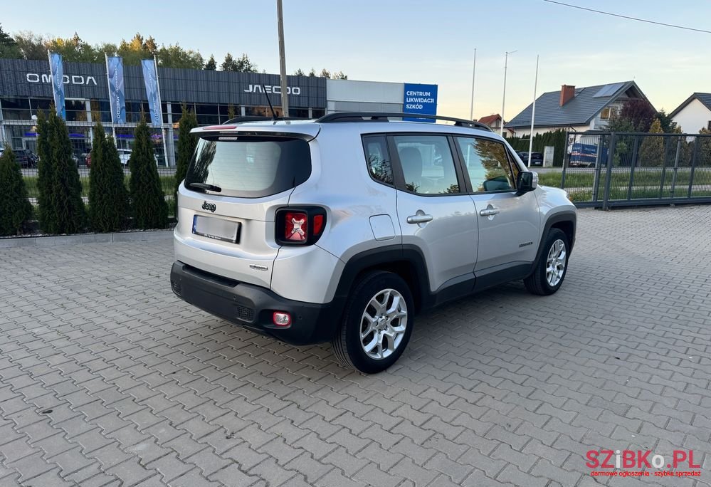 2016' Jeep Renegade photo #6