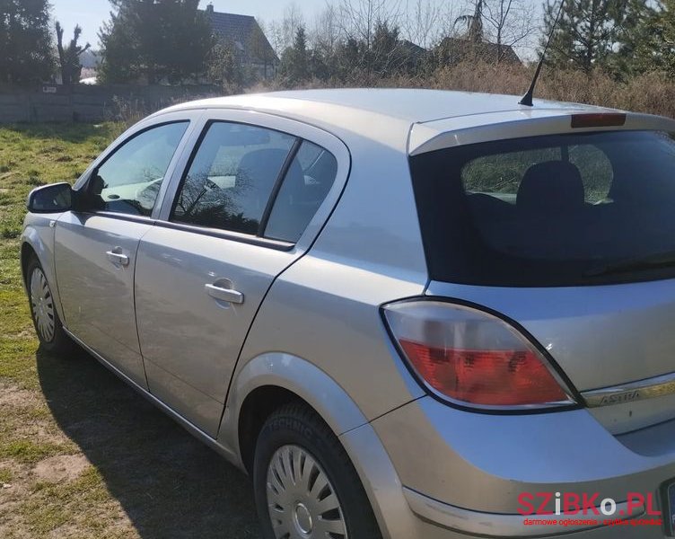 2004' Opel Astra photo #1