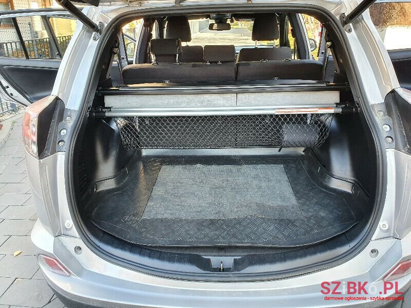 2017' Toyota RAV4 photo #6