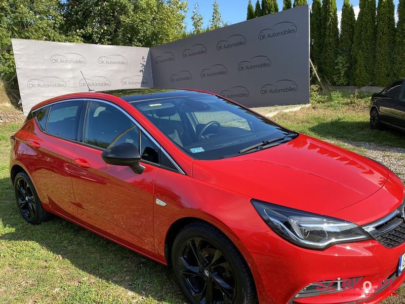 2018' Opel Astra photo #2