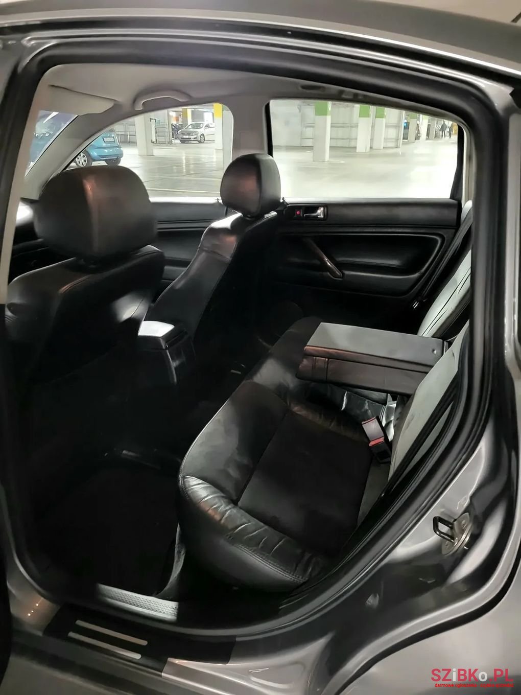 2003' Volkswagen Passat photo #6