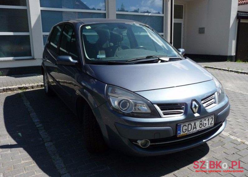 2009' Renault Scenic photo #1