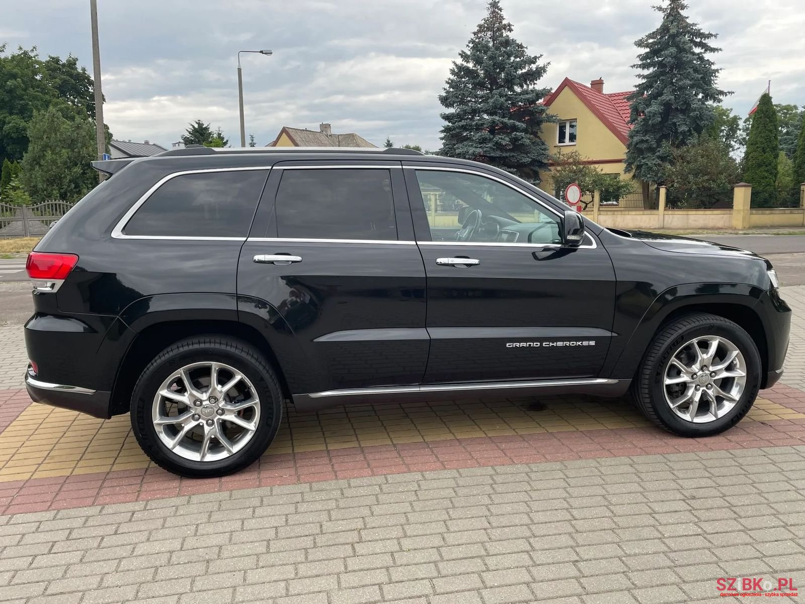 2015' Jeep Grand Cherokee photo #3