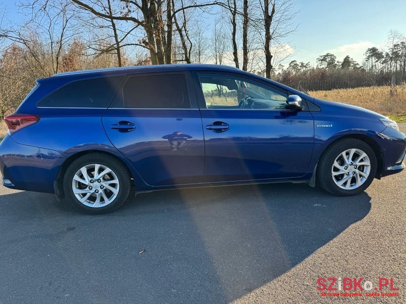 2018' Toyota Auris Hybrid 135 Premium photo #3