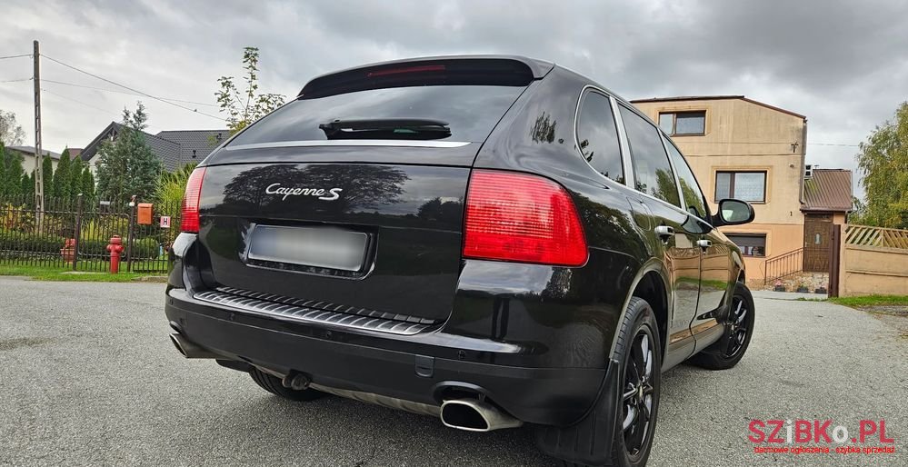 2003' Porsche Cayenne photo #1
