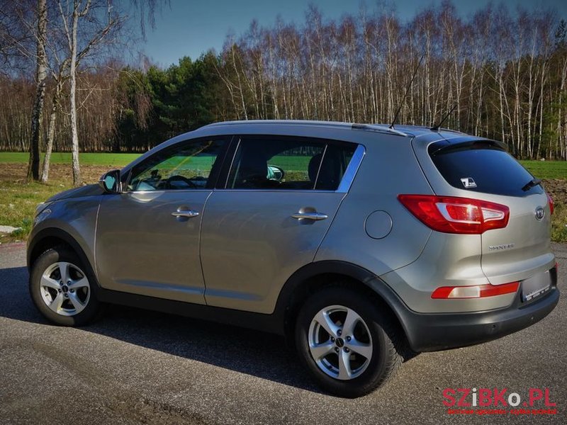 2011' Kia Sportage 1.7 Crdi M 2Wd photo #6