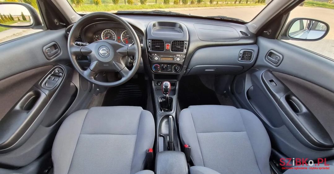 2006' Nissan Almera photo #2