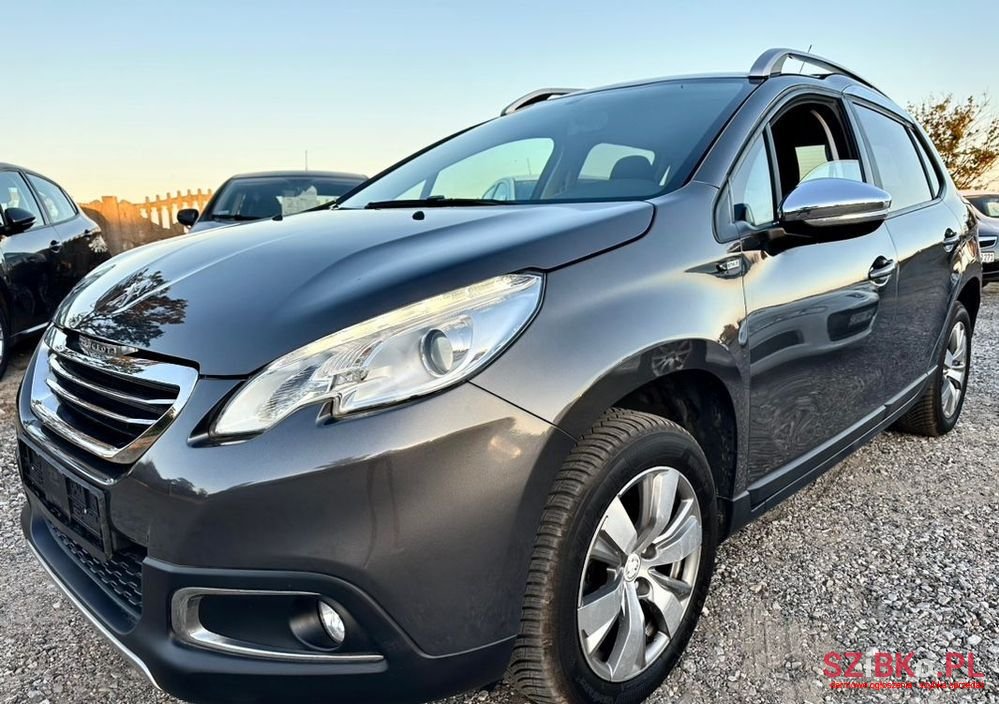 2016' Peugeot 2008 Puretech 82 Style photo #2