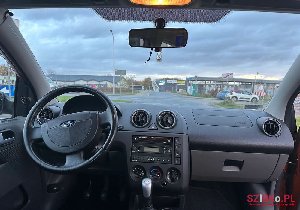 2003' Ford Fiesta 1.4 Ambiente photo #6