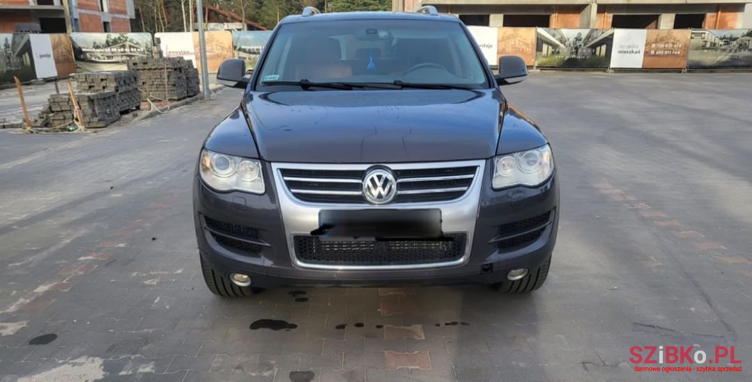 2008' Volkswagen Touareg photo #1