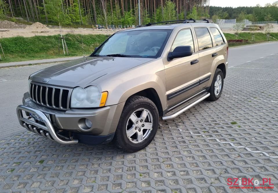 2005' Jeep Cherokee Sport photo #3