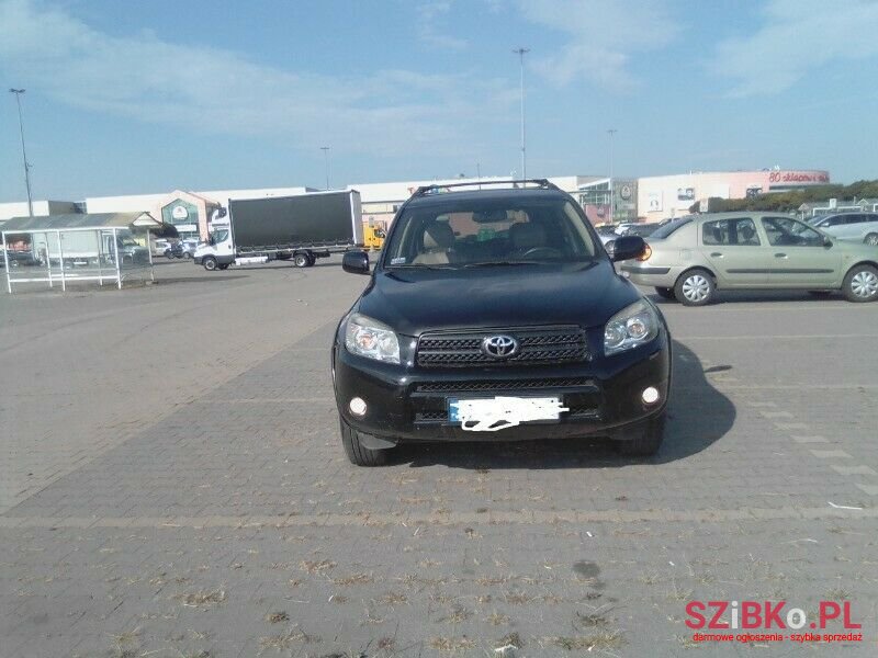 2006' Toyota RAV4 photo #1