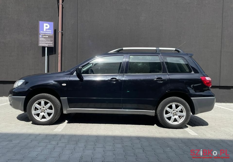 2006' Mitsubishi Outlander photo #5