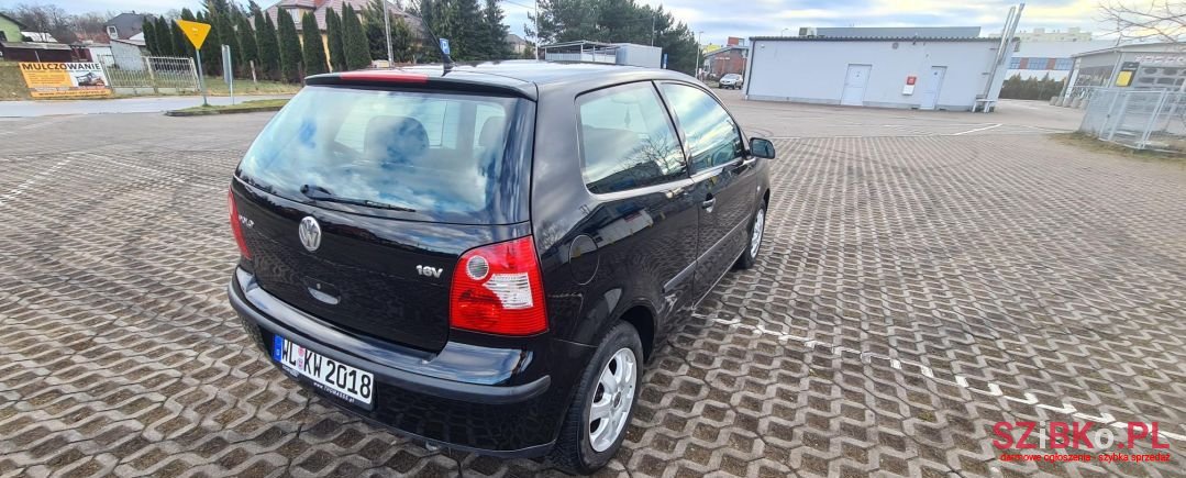 2002' Volkswagen Polo photo #5